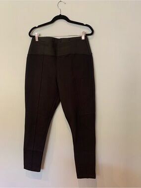 Black Women's Ponte Knit Ankle Pants